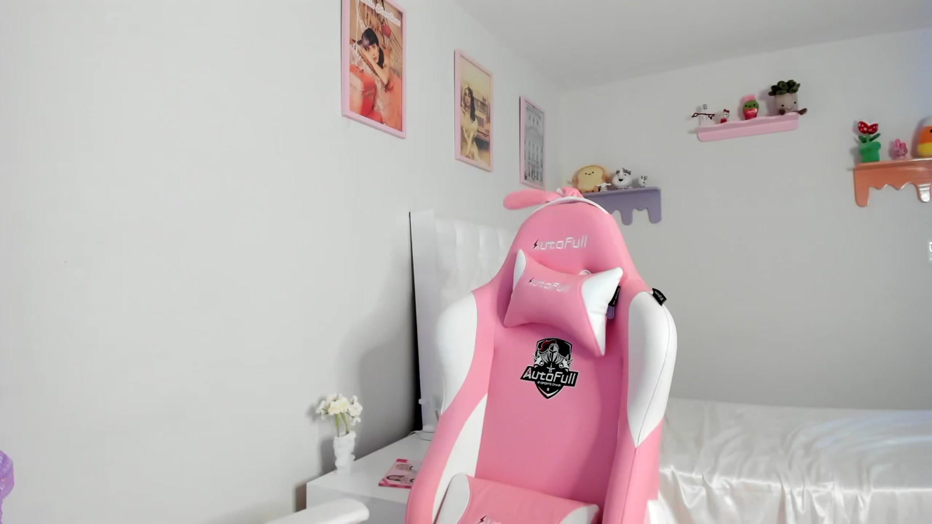Gallery image thumbnail from Cherrycute666's myfreecams stream on, 07/09/2023, 03:38 image 4 of 20