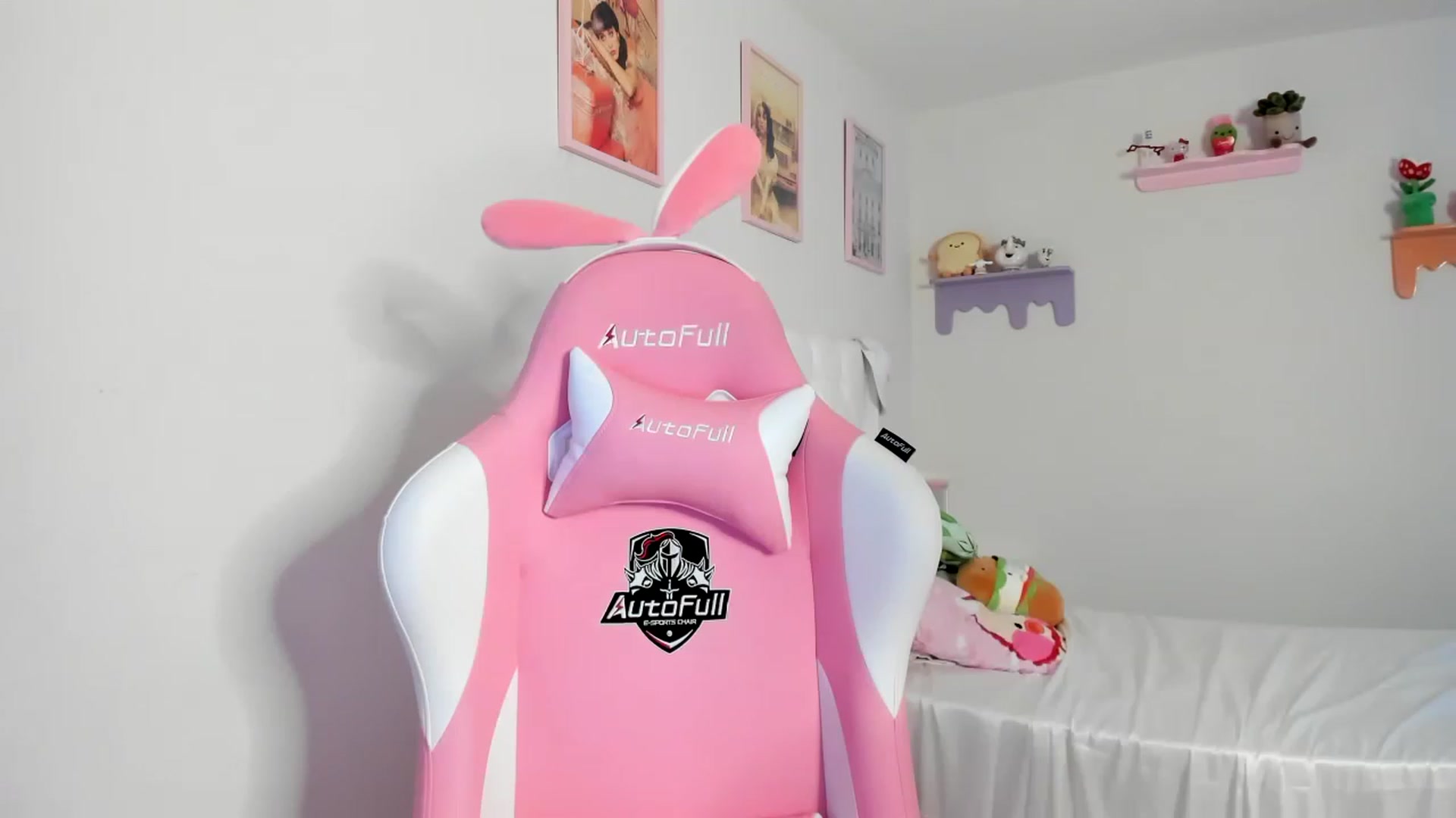 Gallery image thumbnail from Cherrycute666's myfreecams stream on, 07/09/2023, 07:29 image 10 of 20