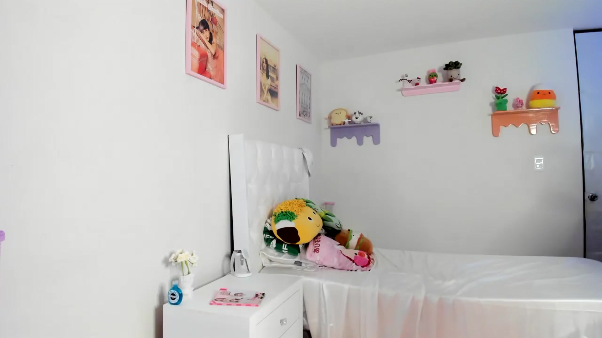 Gallery image thumbnail from Cherrycute666's myfreecams stream on, 07/09/2023, 10:11 image 18 of 20