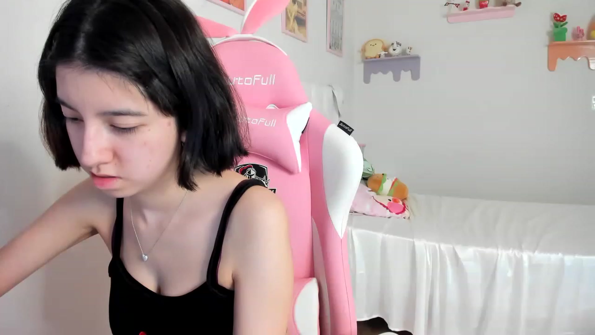 Gallery image thumbnail from Cherrycute666's myfreecams stream on, 07/09/2023, 22:06 image 9 of 20