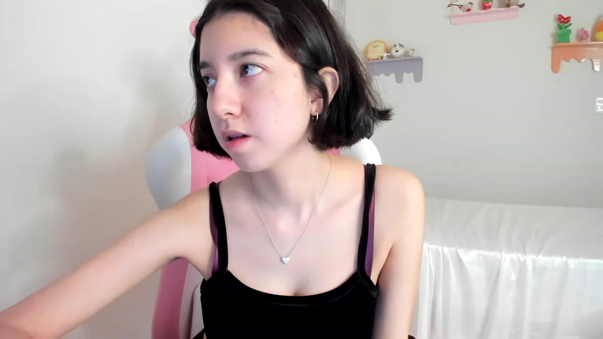 Gallery image thumbnail from Cherrycute666's myfreecams stream on, 07/09/2023, 22:06 image 7 of 20