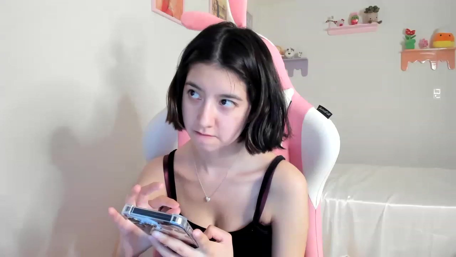 Gallery image thumbnail from Cherrycute666's myfreecams stream on, 07/10/2023, 24:02 image 7 of 20