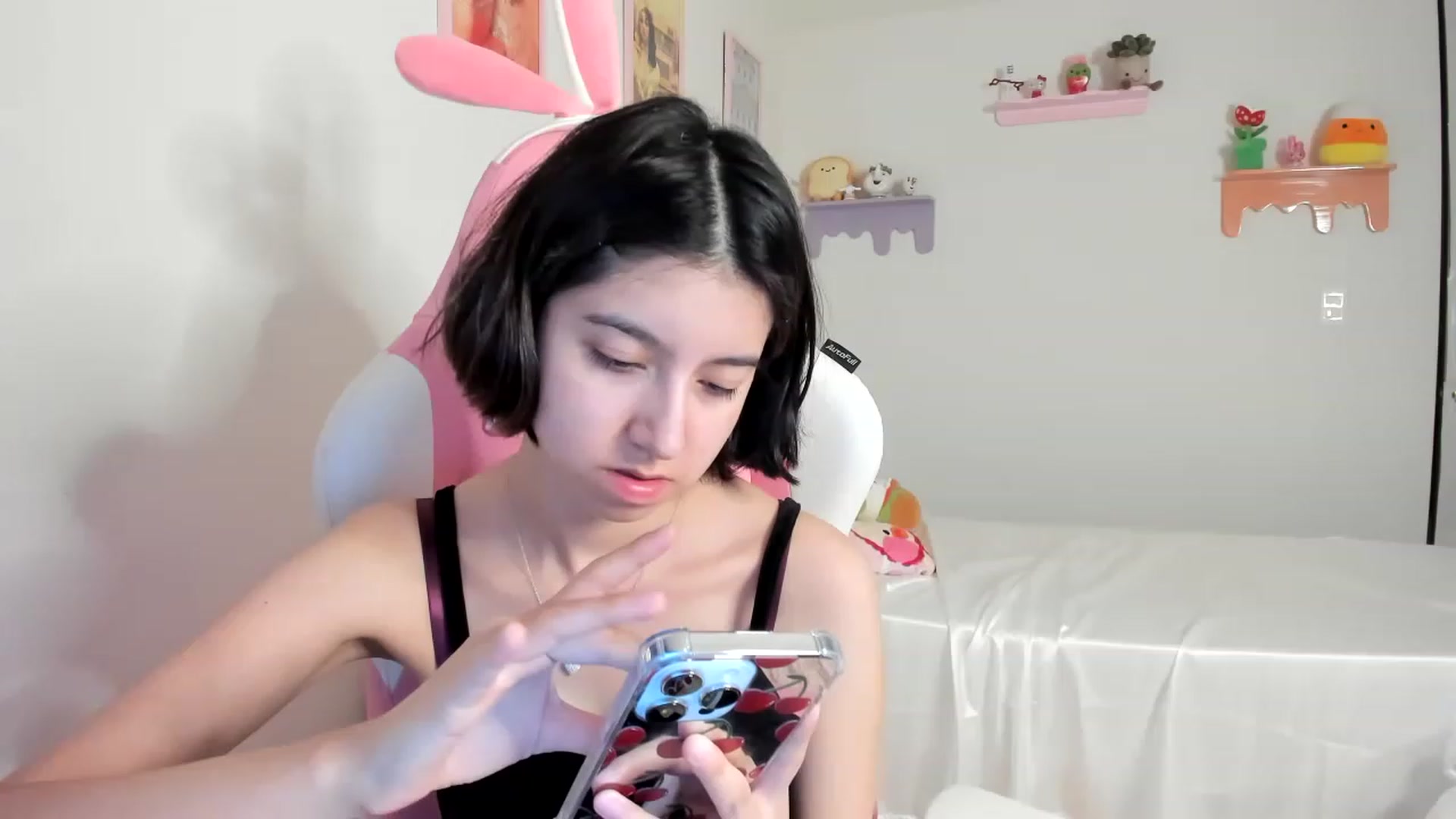 Gallery image thumbnail from Cherrycute666's myfreecams stream on, 07/10/2023, 24:02 image 1 of 20