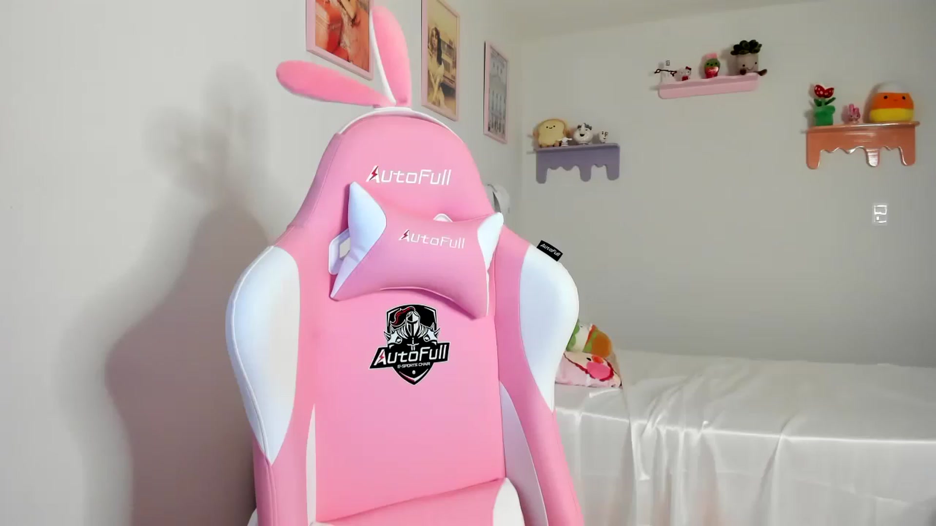 Gallery image thumbnail from Cherrycute666's myfreecams stream on, 07/10/2023, 24:02 image 18 of 20