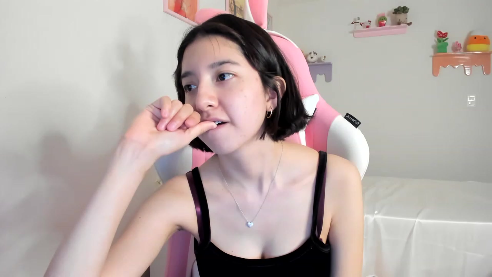 Gallery image thumbnail from Cherrycute666's myfreecams stream on, 07/10/2023, 24:02 image 8 of 20