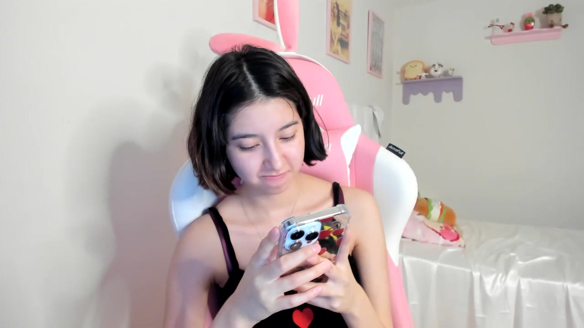 Gallery image thumbnail from Cherrycute666's myfreecams stream on, 07/10/2023, 01:30 image 16 of 20