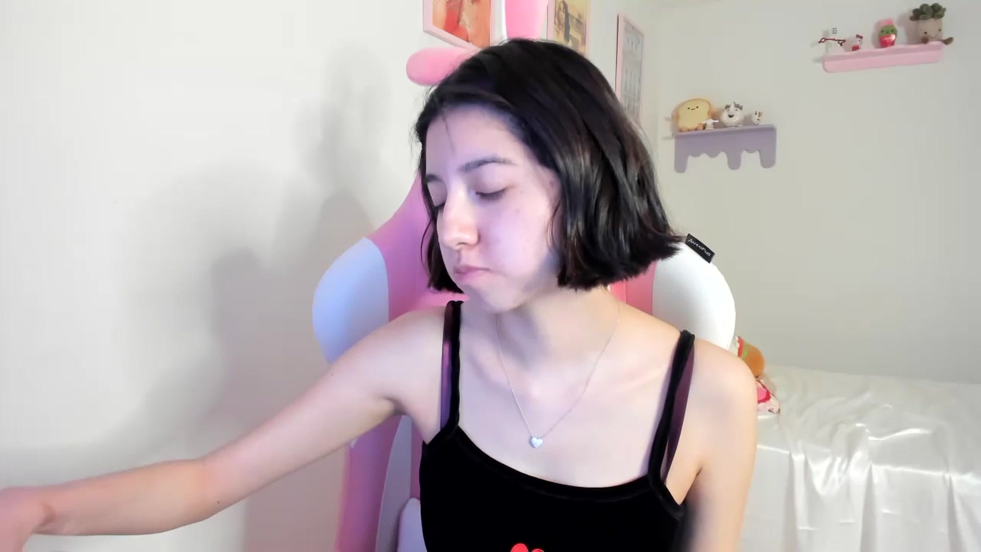 Gallery image thumbnail from Cherrycute666's myfreecams stream on, 07/10/2023, 01:30 image 9 of 20