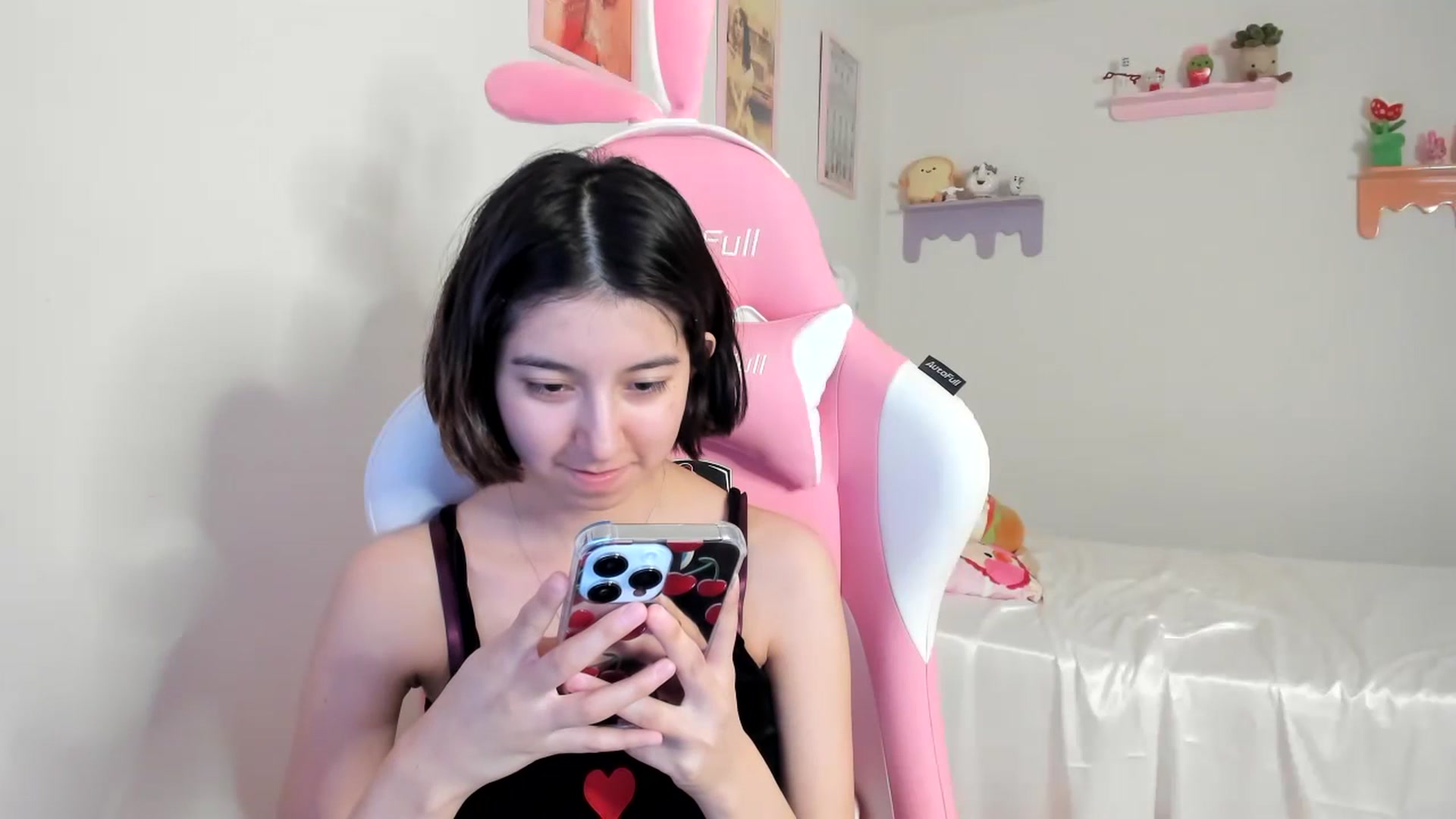 Gallery image thumbnail from Cherrycute666's myfreecams stream on, 07/10/2023, 03:42 image 13 of 20