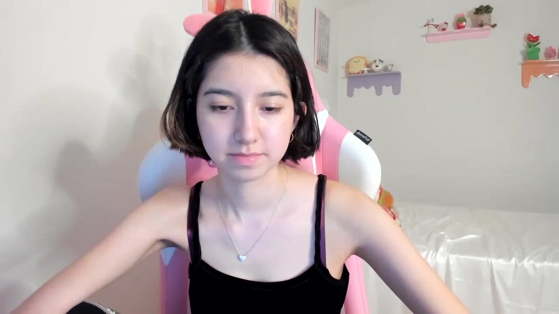 Gallery image thumbnail from Cherrycute666's myfreecams stream on, 07/10/2023, 03:42 image 10 of 20