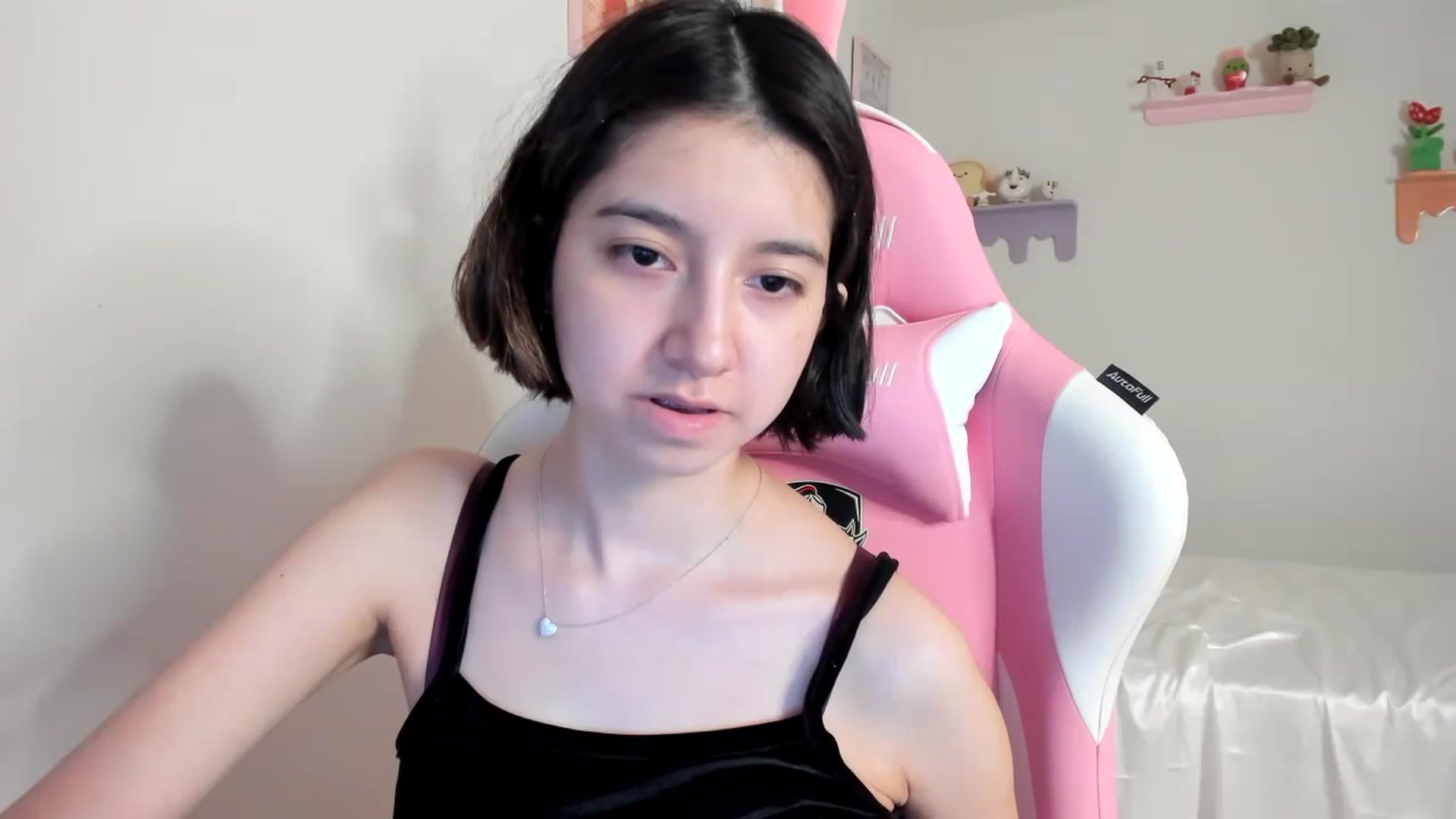 Gallery image thumbnail from Cherrycute666's myfreecams stream on, 07/10/2023, 03:42 image 18 of 20