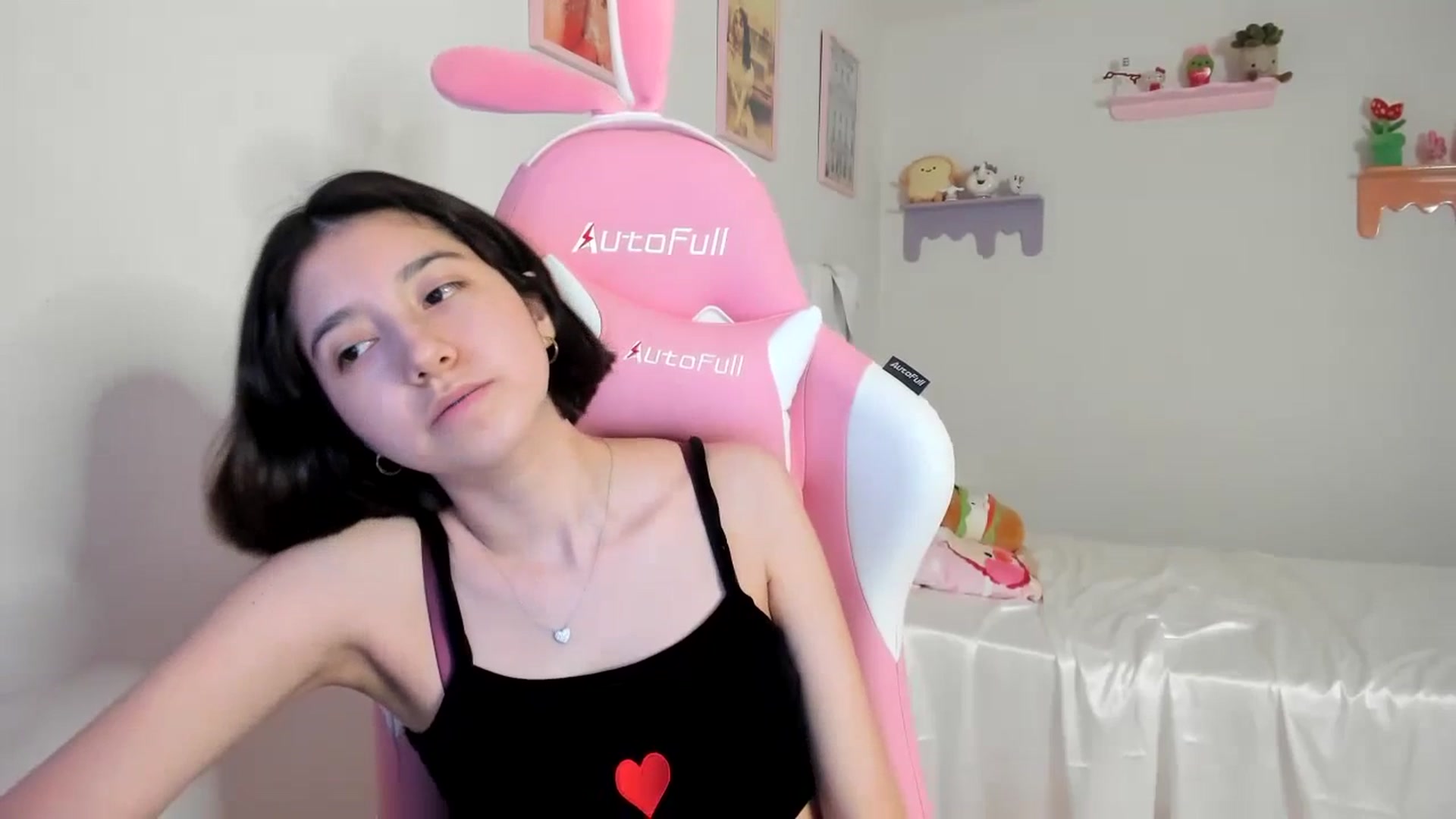 Gallery image thumbnail from Cherrycute666's myfreecams stream on, 07/10/2023, 03:42 image 14 of 20