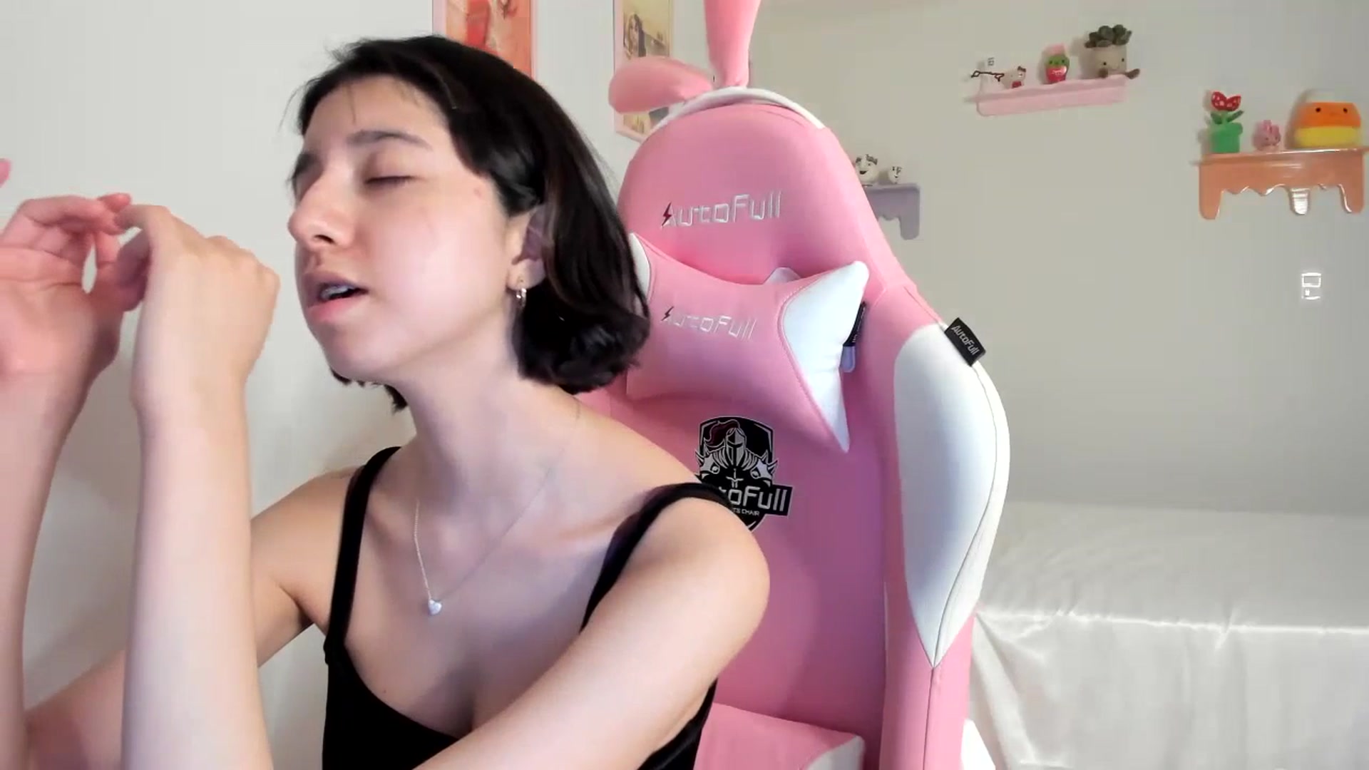 Gallery image thumbnail from Cherrycute666's myfreecams stream on, 07/10/2023, 06:05 image 14 of 20