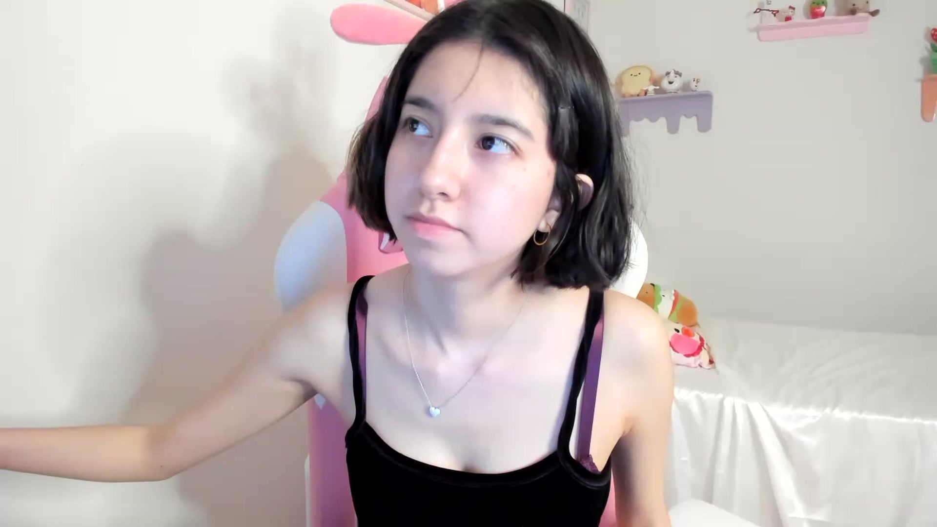 Gallery image thumbnail from Cherrycute666's myfreecams stream on, 07/10/2023, 06:05 image 1 of 20