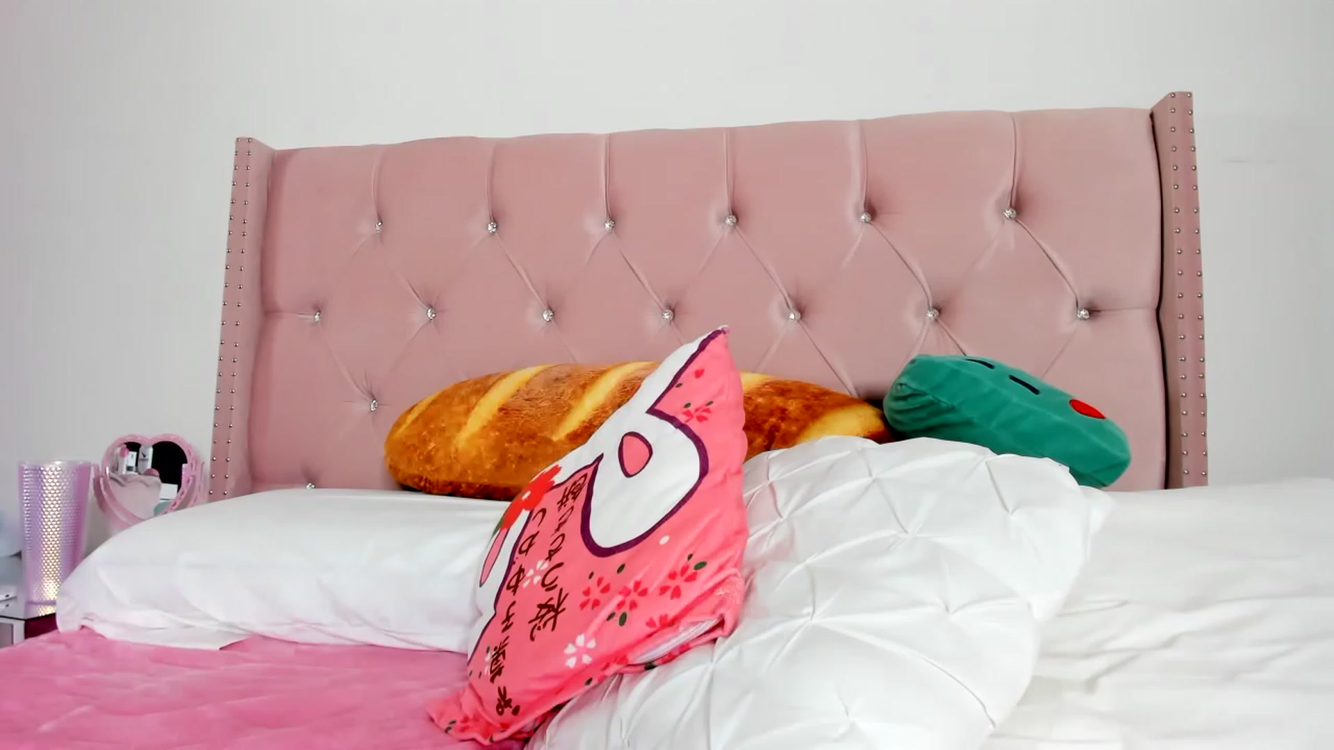 Gallery image thumbnail from Cherrycute666's myfreecams stream on, 07/10/2023, 08:30 image 17 of 20