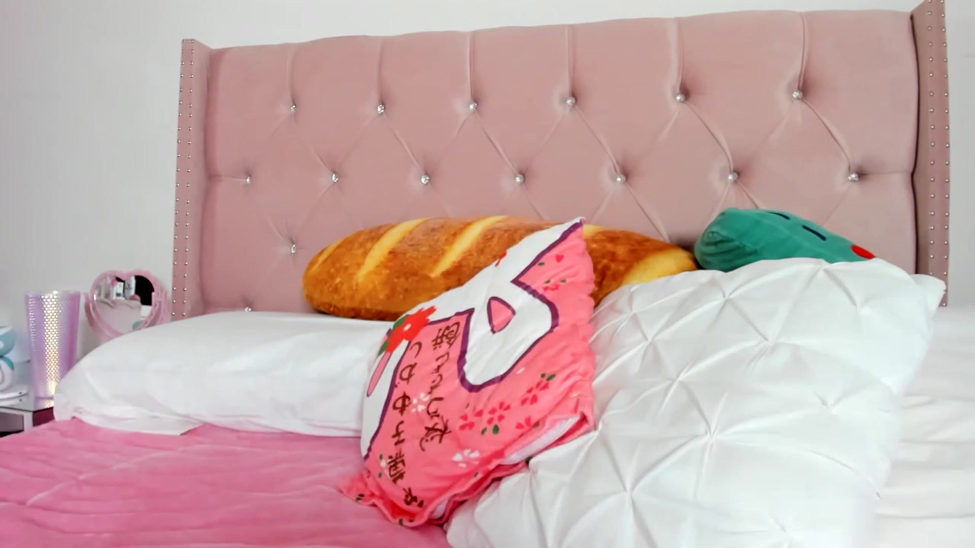 Gallery image thumbnail from Cherrycute666's myfreecams stream on, 07/10/2023, 08:30 image 20 of 20