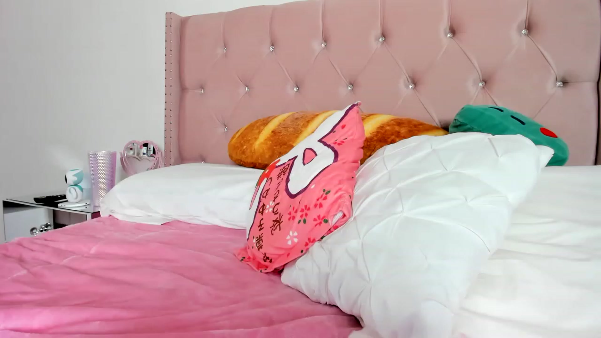 Gallery image thumbnail from Cherrycute666's myfreecams stream on, 07/10/2023, 08:30 image 19 of 20