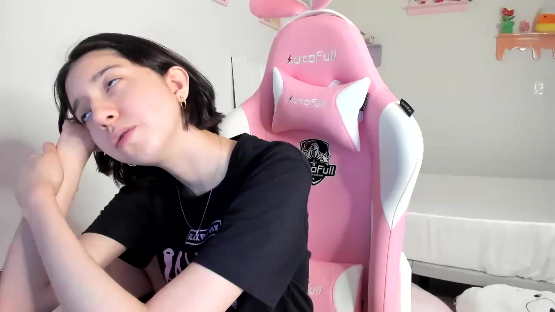 Gallery image thumbnail from Cherrycute666's myfreecams stream on, 07/11/2023, 24:56 image 2 of 20