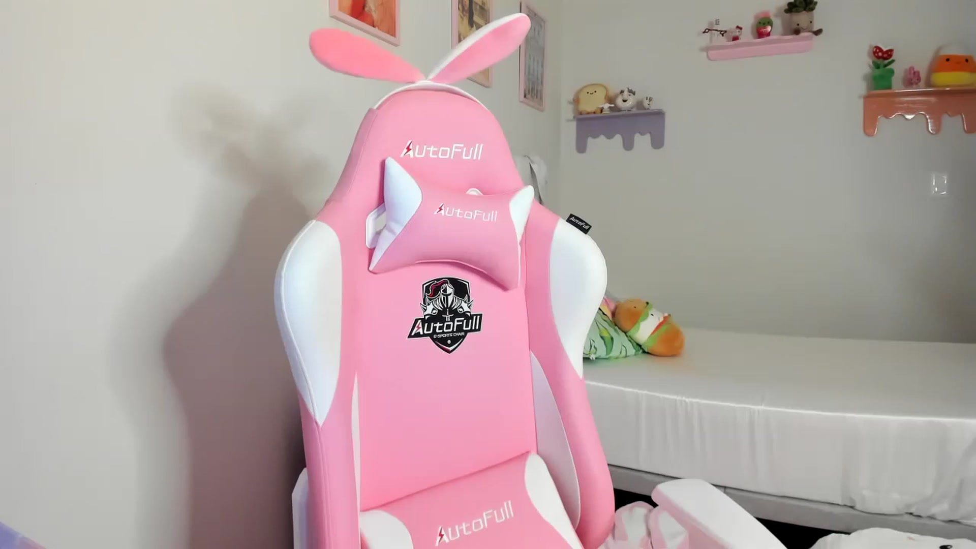 Gallery image thumbnail from Cherrycute666's myfreecams stream on, 07/11/2023, 24:56 image 5 of 20