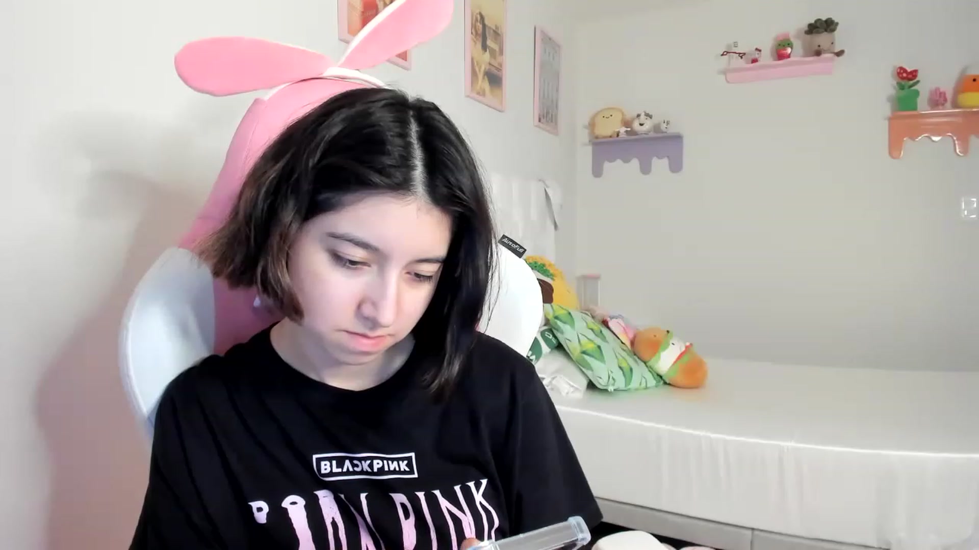 Gallery image thumbnail from Cherrycute666's myfreecams stream on, 07/11/2023, 24:56 image 18 of 20