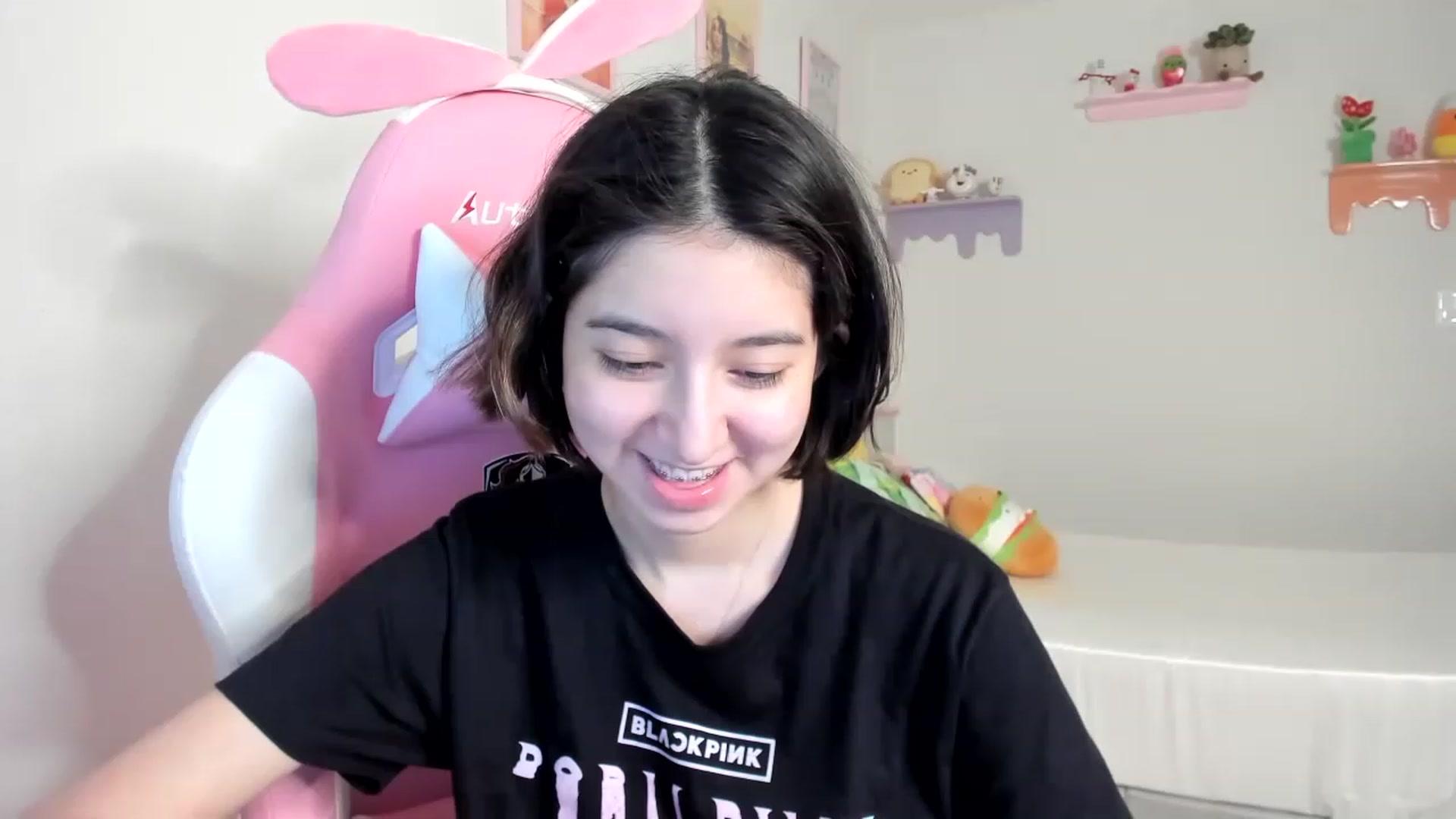 Gallery image thumbnail from Cherrycute666's myfreecams stream on, 07/11/2023, 24:56 image 17 of 20