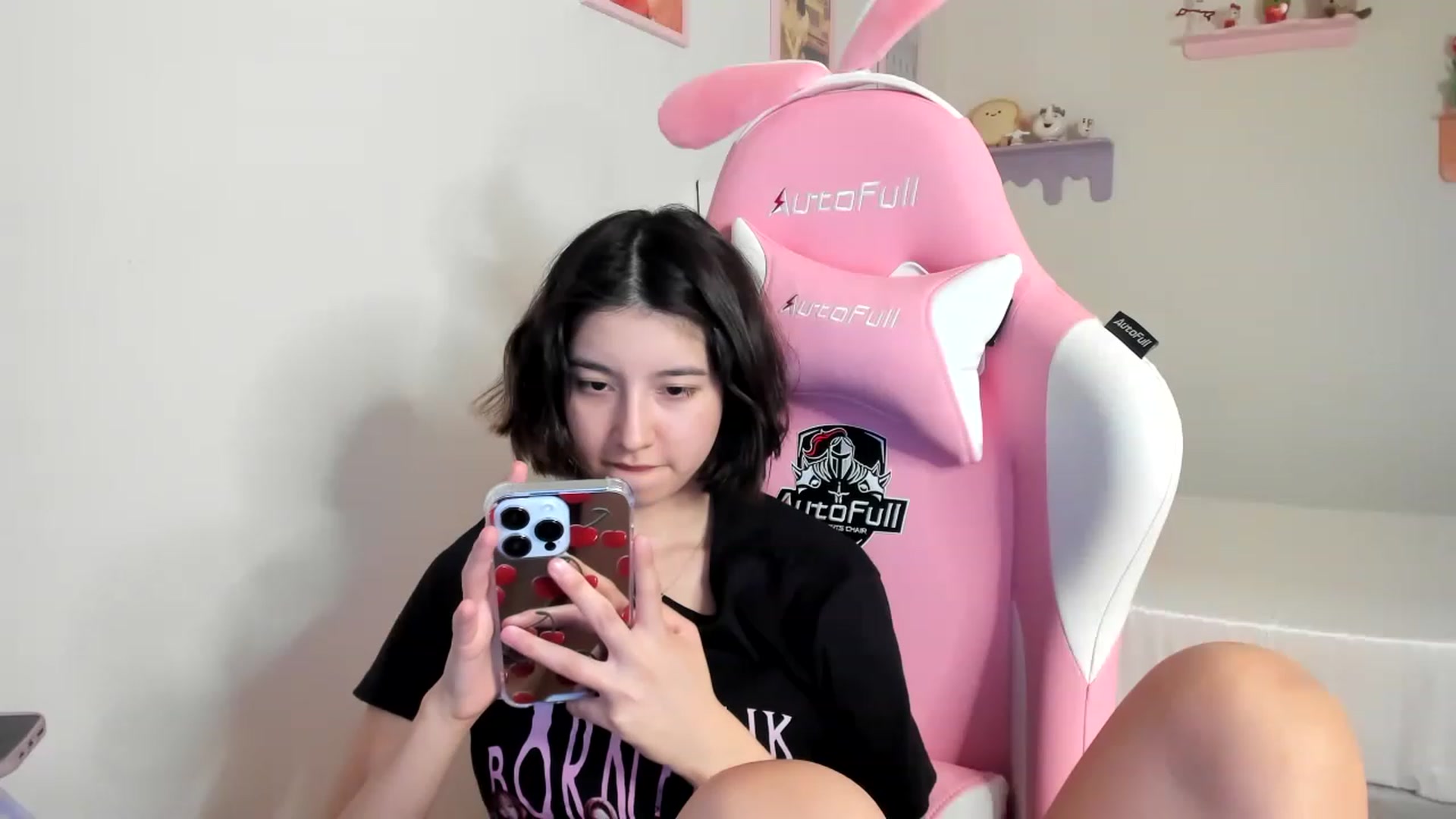 Gallery image thumbnail from Cherrycute666's myfreecams stream on, 07/11/2023, 02:32 image 3 of 20