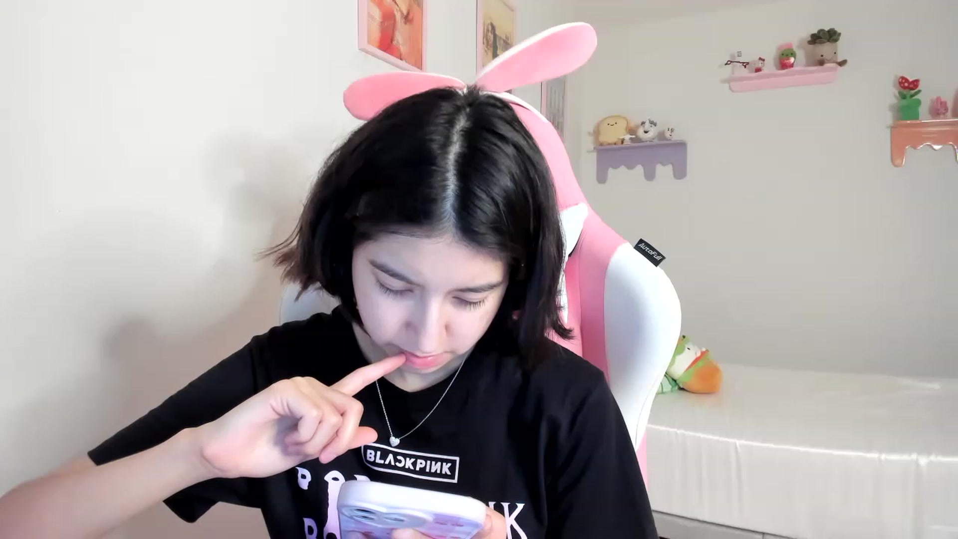 Gallery image thumbnail from Cherrycute666's myfreecams stream on, 07/11/2023, 03:55 image 11 of 20