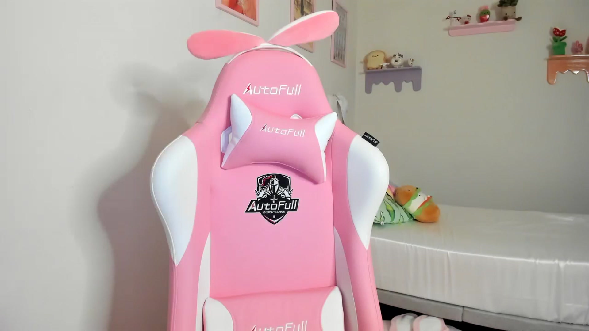 Gallery image thumbnail from Cherrycute666's myfreecams stream on, 07/11/2023, 05:12 image 1 of 20