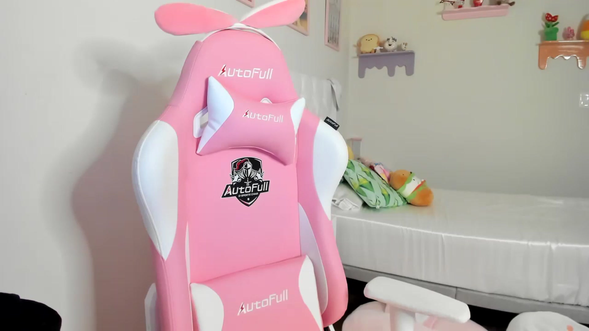 Gallery image thumbnail from Cherrycute666's myfreecams stream on, 07/11/2023, 05:27 image 15 of 20