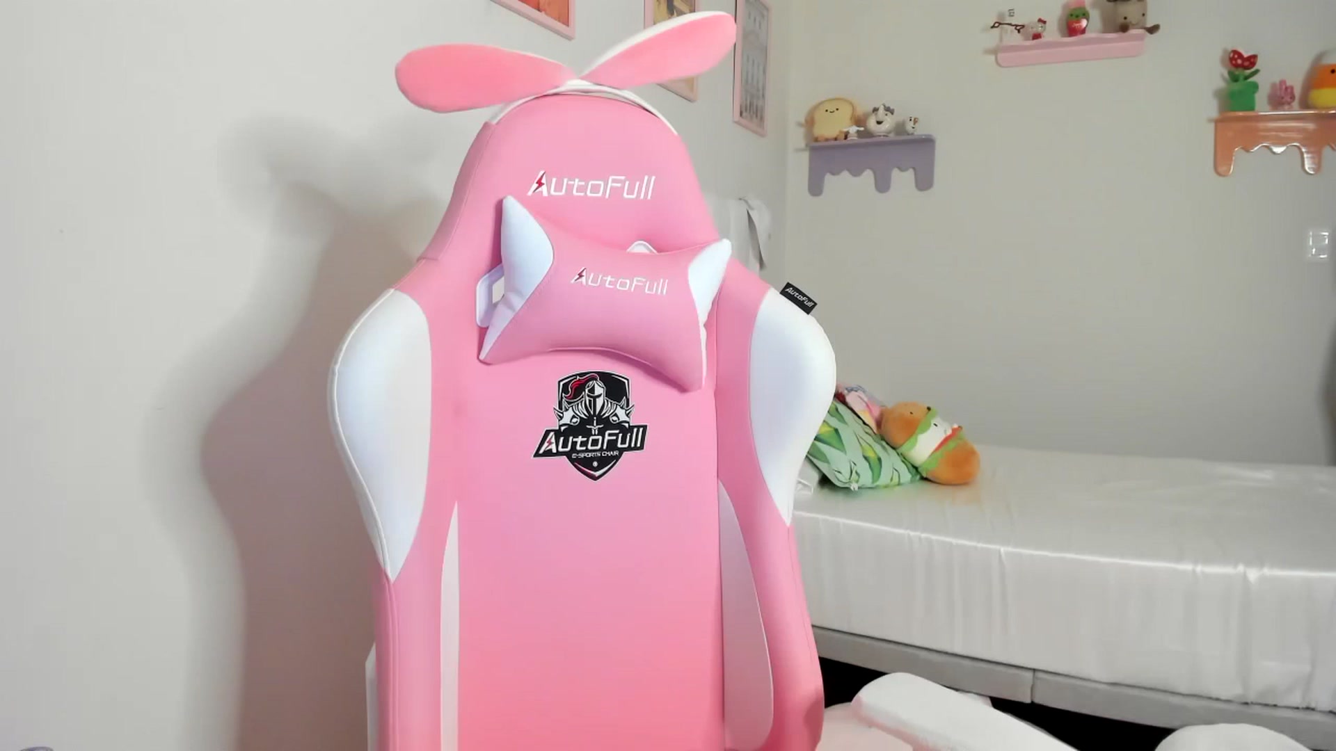 Gallery image thumbnail from Cherrycute666's myfreecams stream on, 07/11/2023, 05:45 image 19 of 20