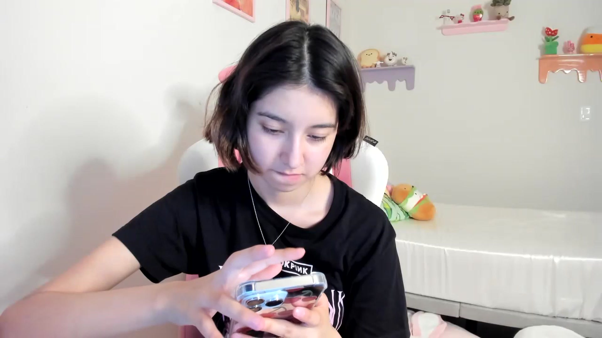 Gallery image thumbnail from Cherrycute666's myfreecams stream on, 07/11/2023, 09:14 image 13 of 20