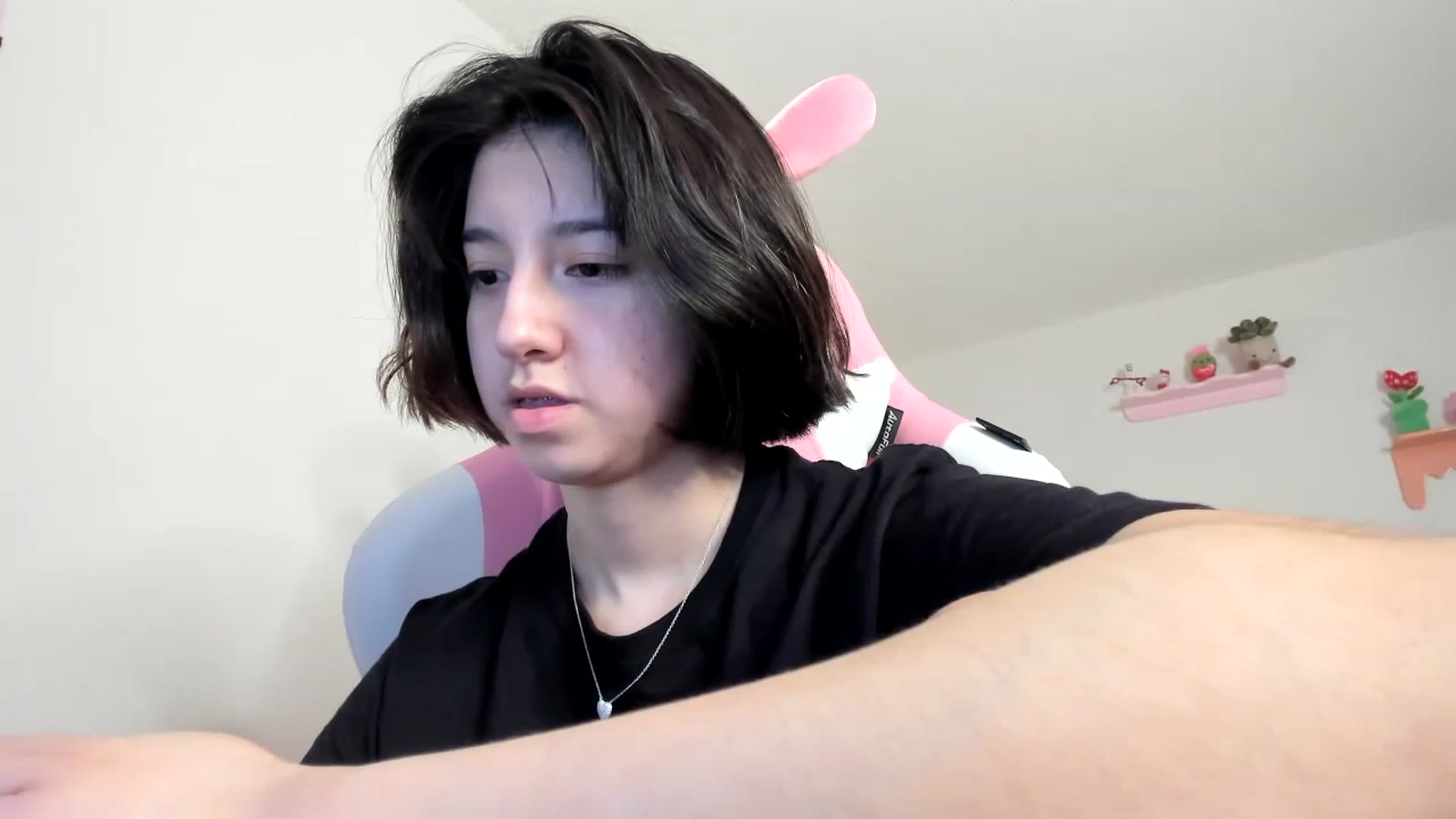 Gallery image thumbnail from Cherrycute666's myfreecams stream on, 07/11/2023, 11:23 image 15 of 20