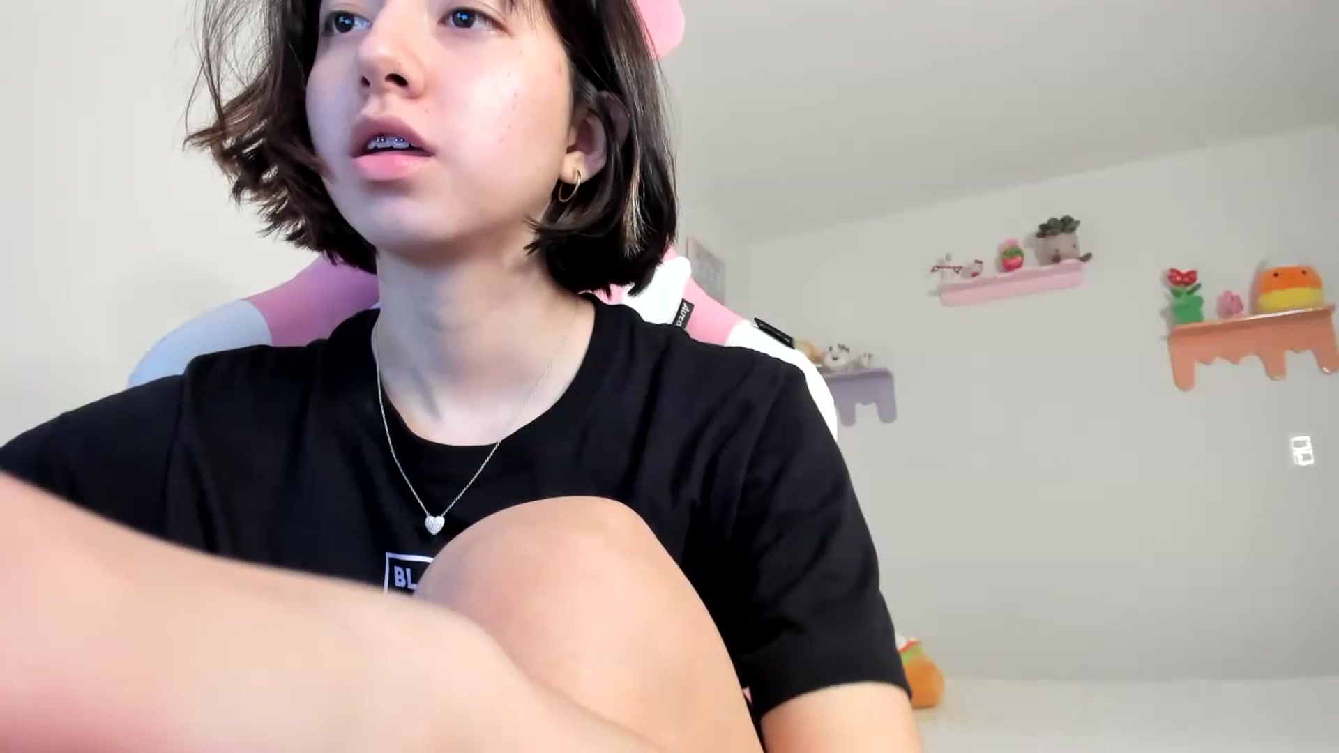 Gallery image thumbnail from Cherrycute666's myfreecams stream on, 07/11/2023, 11:23 image 1 of 20
