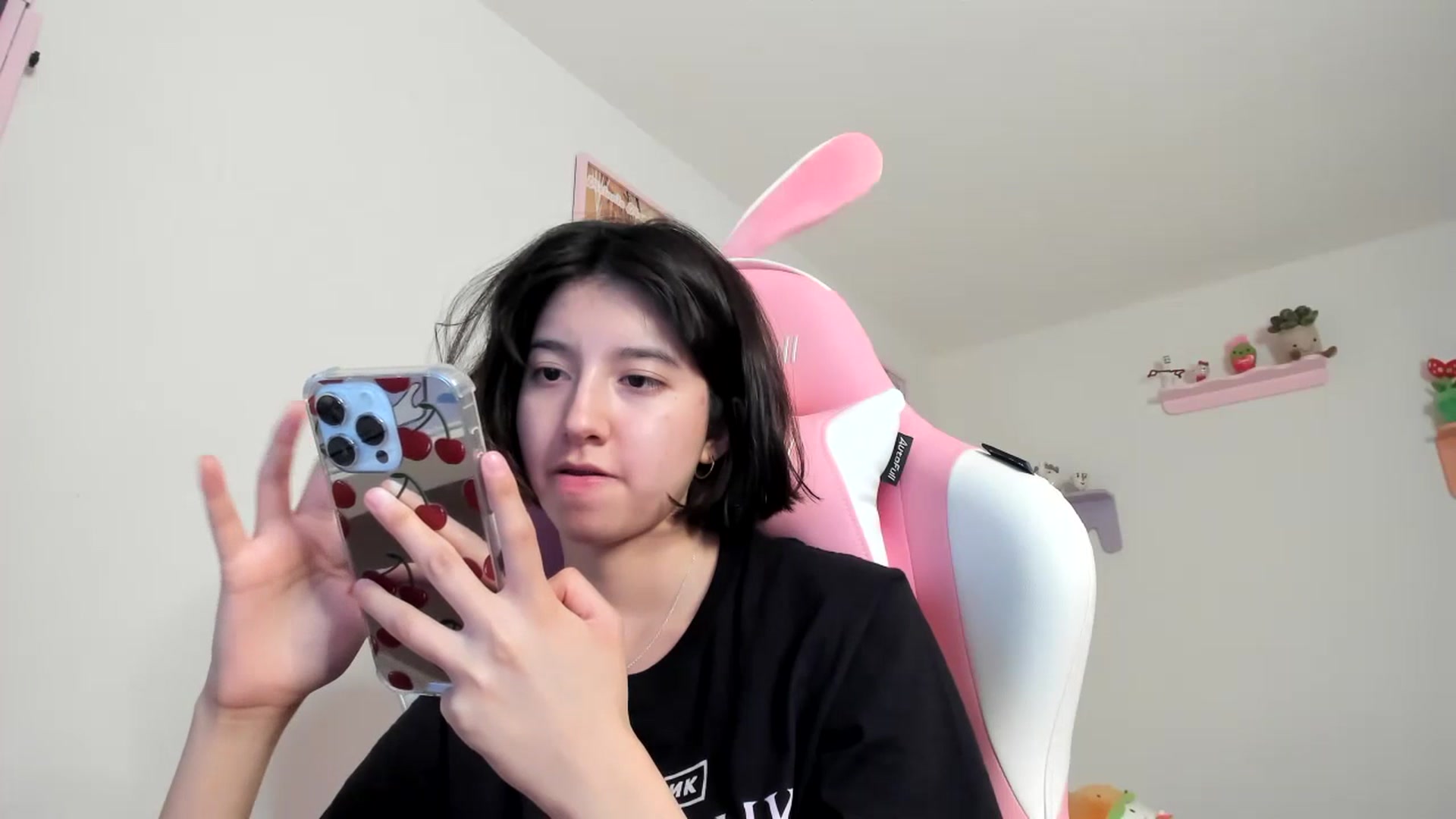 Gallery image thumbnail from Cherrycute666's myfreecams stream on, 07/11/2023, 11:23 image 10 of 20
