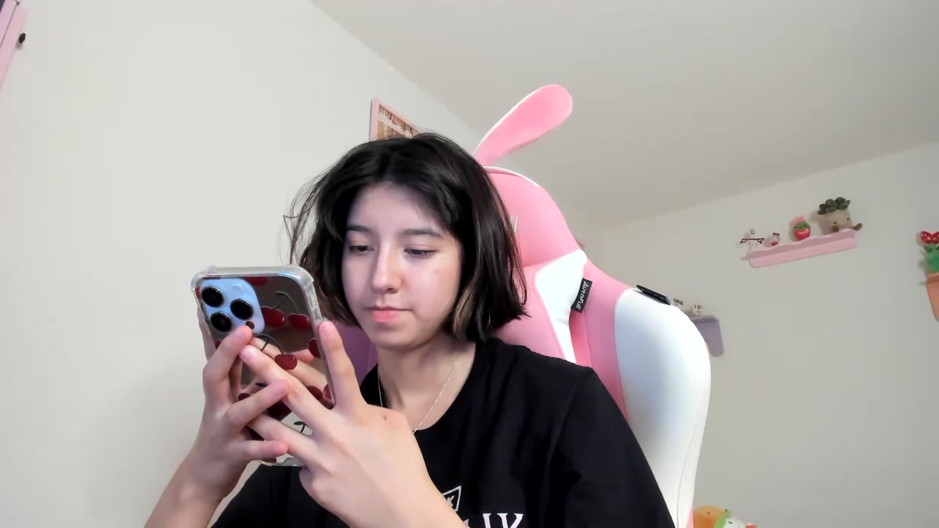 Gallery image thumbnail from Cherrycute666's myfreecams stream on, 07/11/2023, 11:23 image 8 of 20