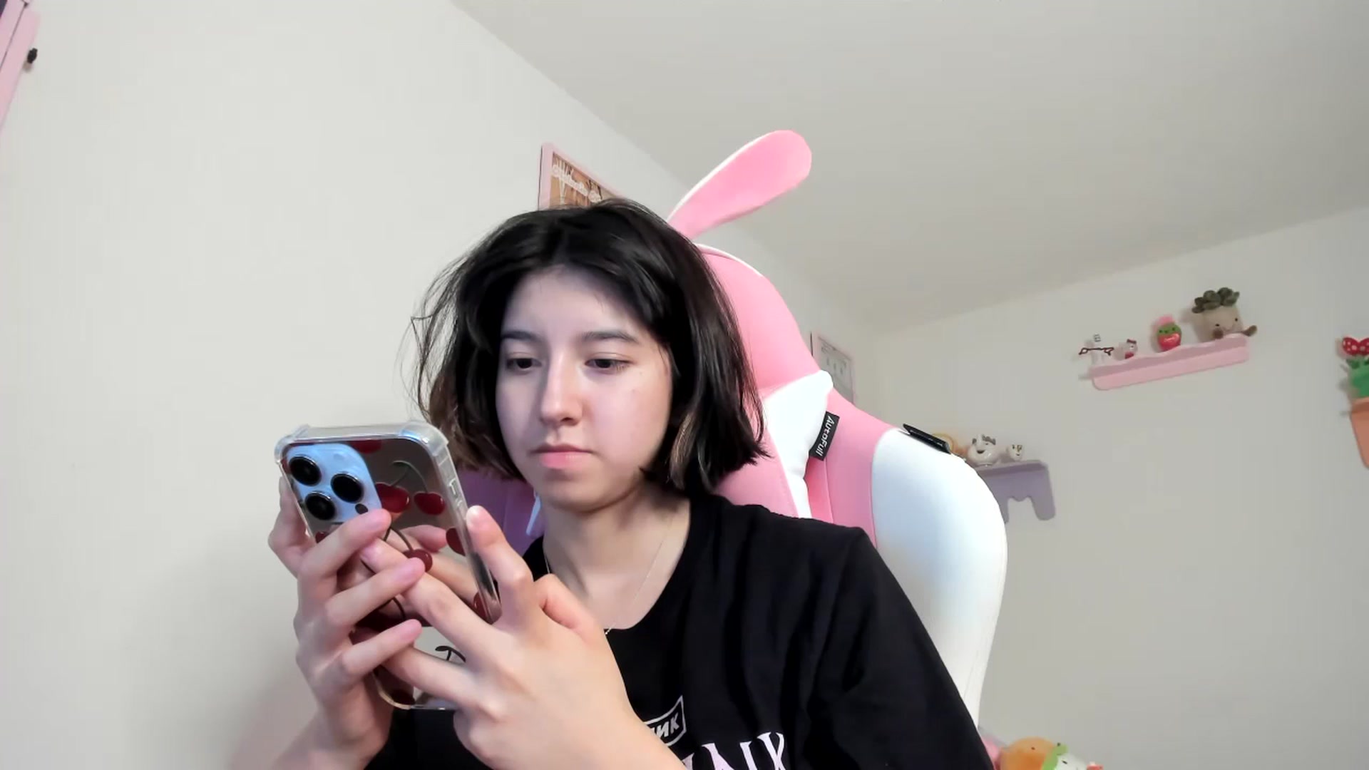 Gallery image thumbnail from Cherrycute666's myfreecams stream on, 07/11/2023, 11:23 image 6 of 20
