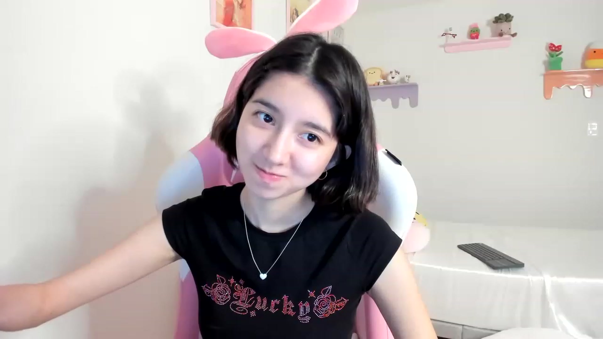 Gallery image thumbnail from Cherrycute666's myfreecams stream on, 07/12/2023, 03:06 image 13 of 20