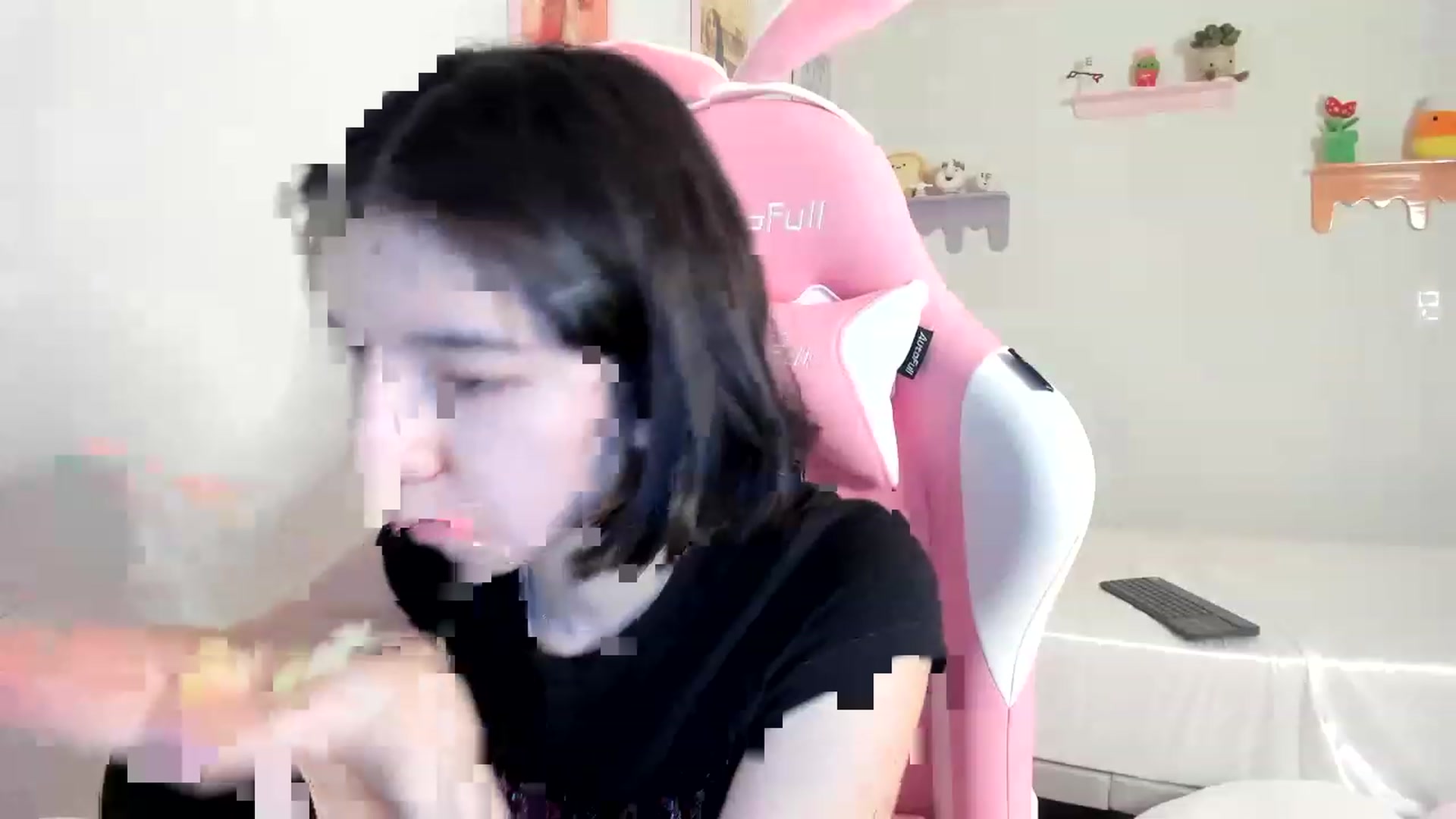 Gallery image thumbnail from Cherrycute666's myfreecams stream on, 07/12/2023, 03:06 image 20 of 20