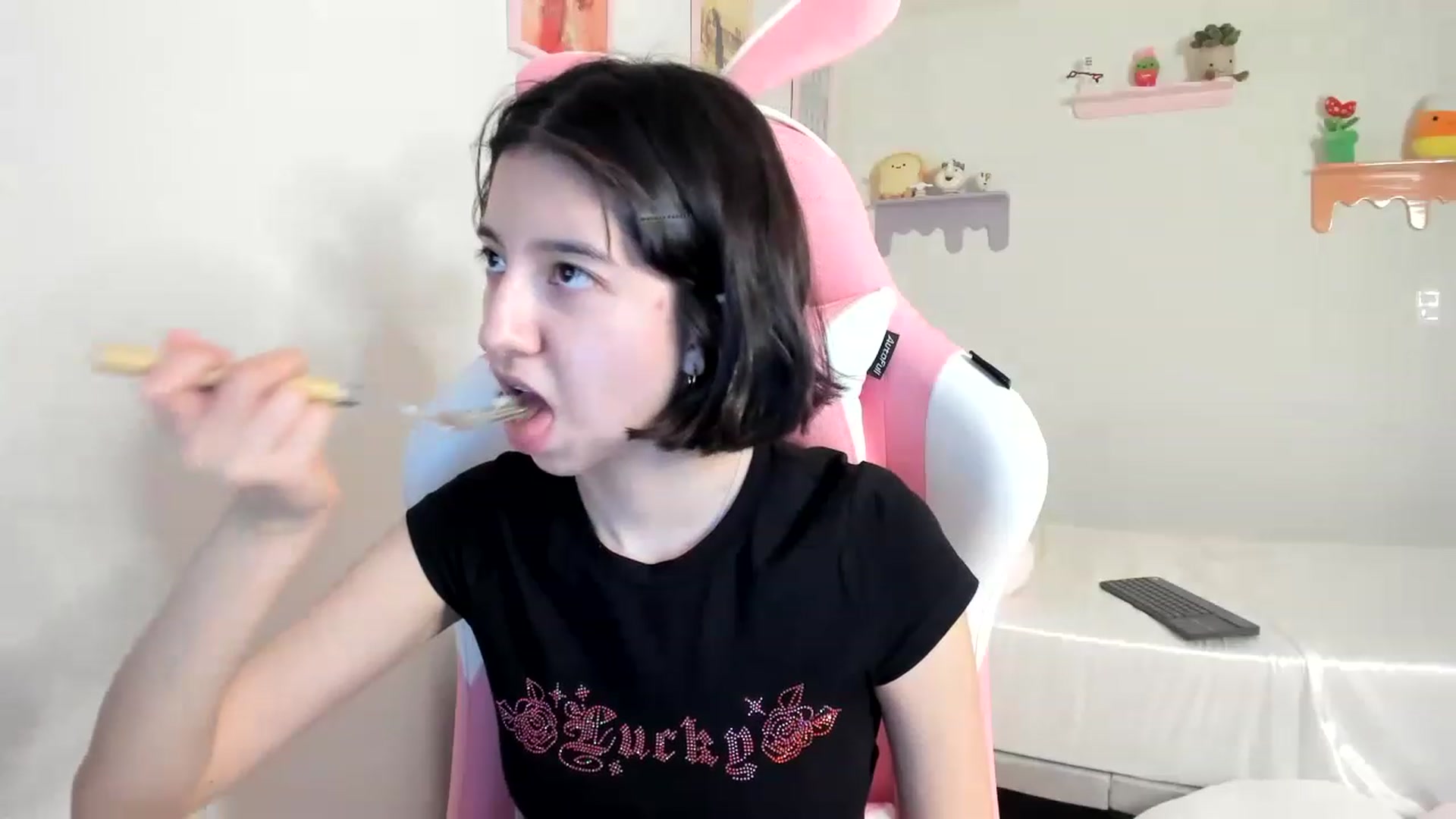 Gallery image thumbnail from Cherrycute666's myfreecams stream on, 07/12/2023, 03:06 image 19 of 20