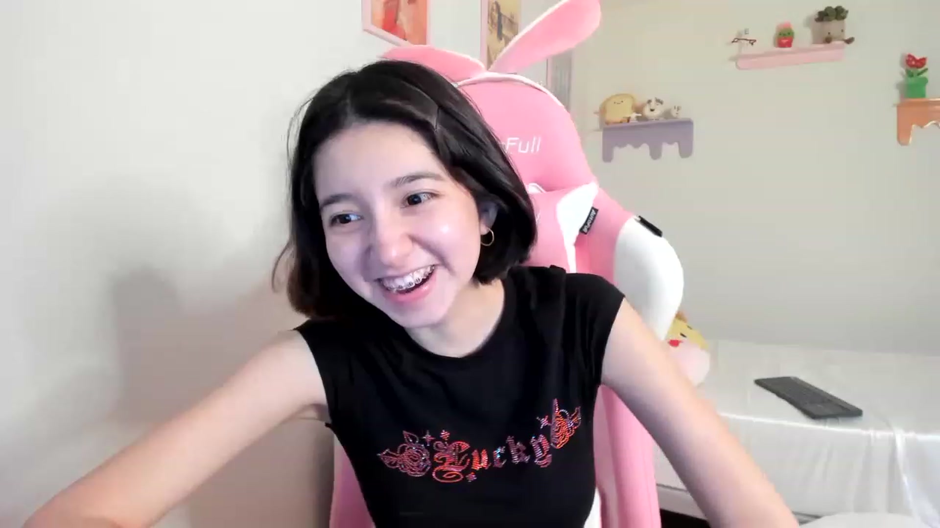 Gallery image thumbnail from Cherrycute666's myfreecams stream on, 07/12/2023, 03:06 image 7 of 20