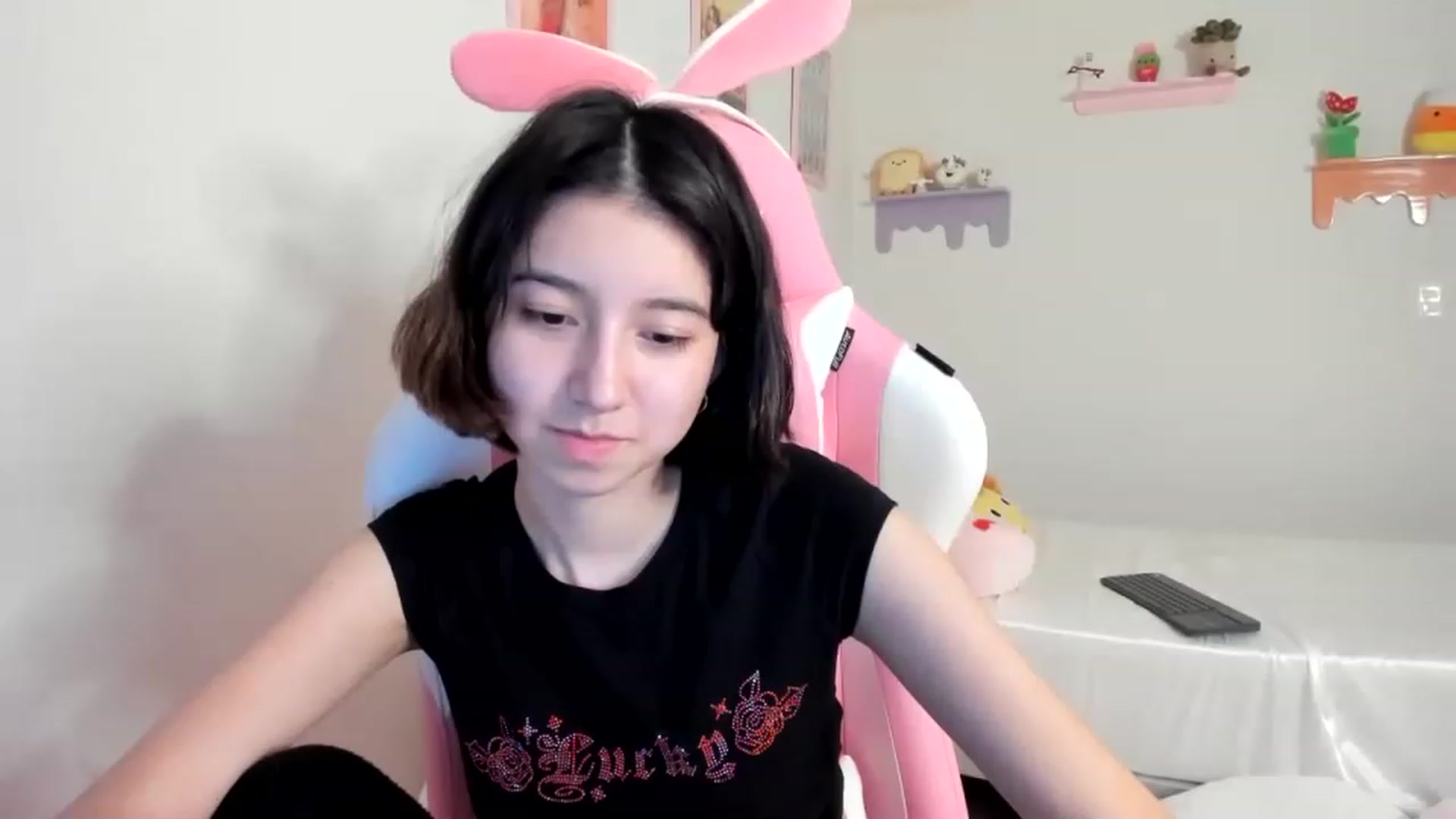 Gallery image thumbnail from Cherrycute666's myfreecams stream on, 07/12/2023, 04:56 image 1 of 20