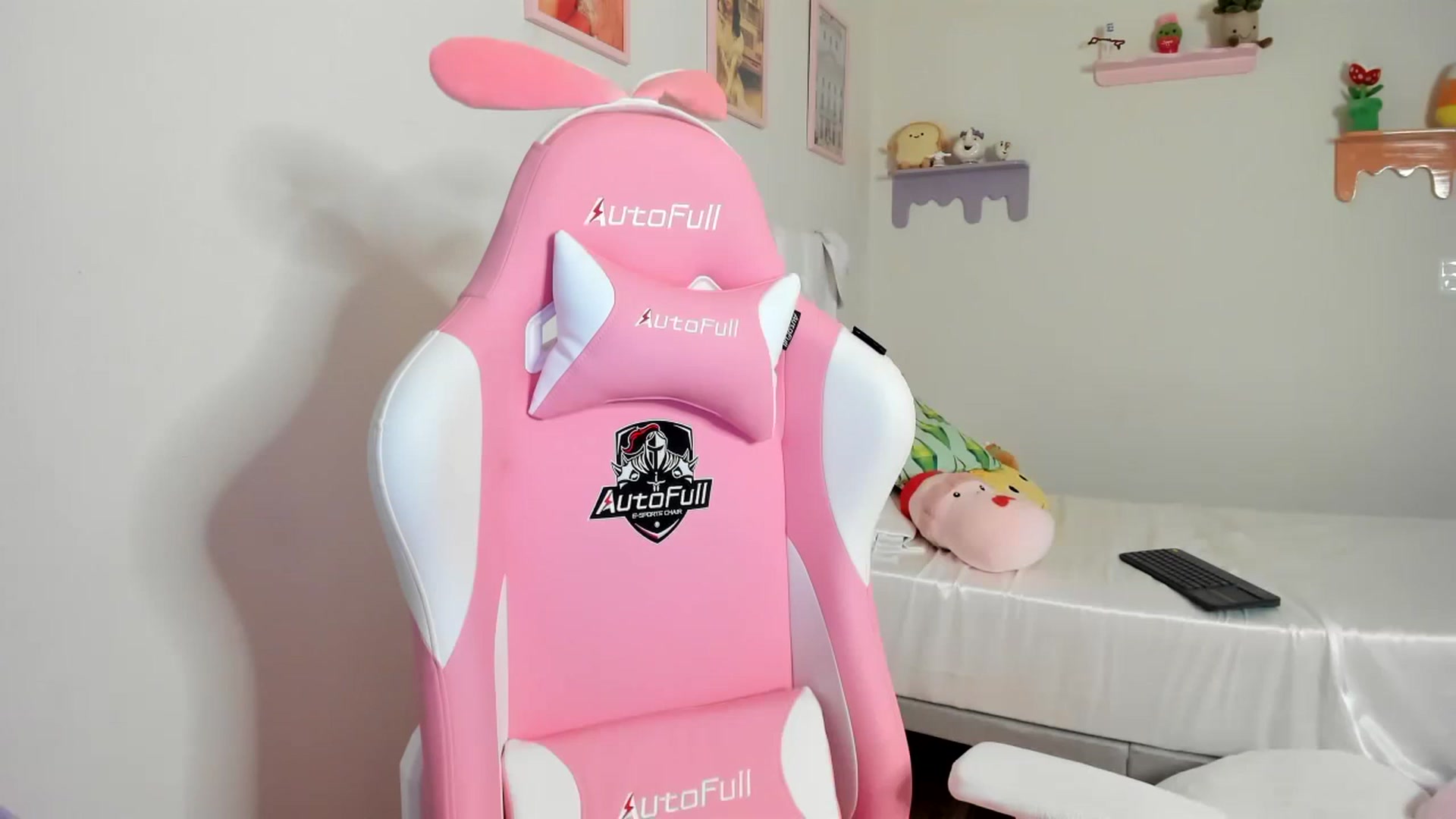 Gallery image thumbnail from Cherrycute666's myfreecams stream on, 07/12/2023, 04:56 image 8 of 20