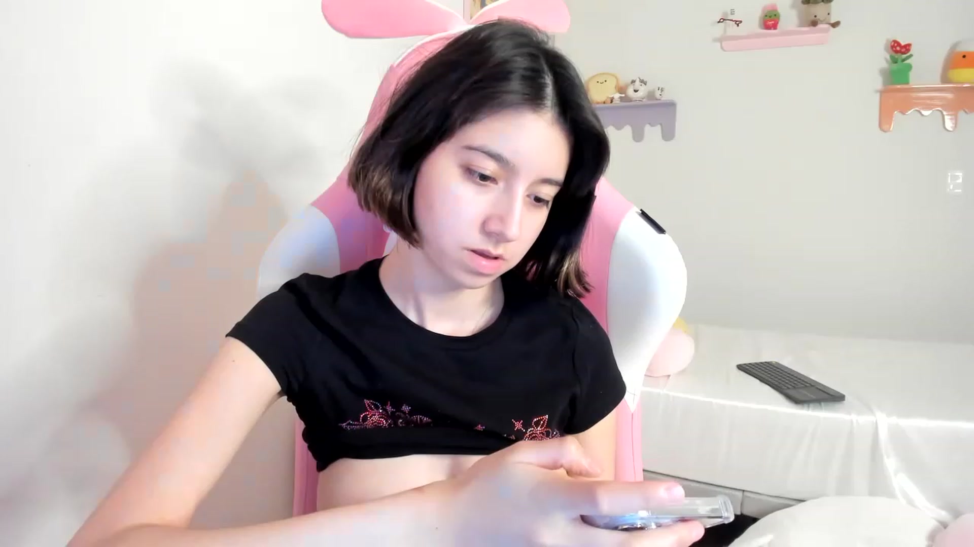 Gallery image thumbnail from Cherrycute666's myfreecams stream on, 07/12/2023, 04:56 image 10 of 20