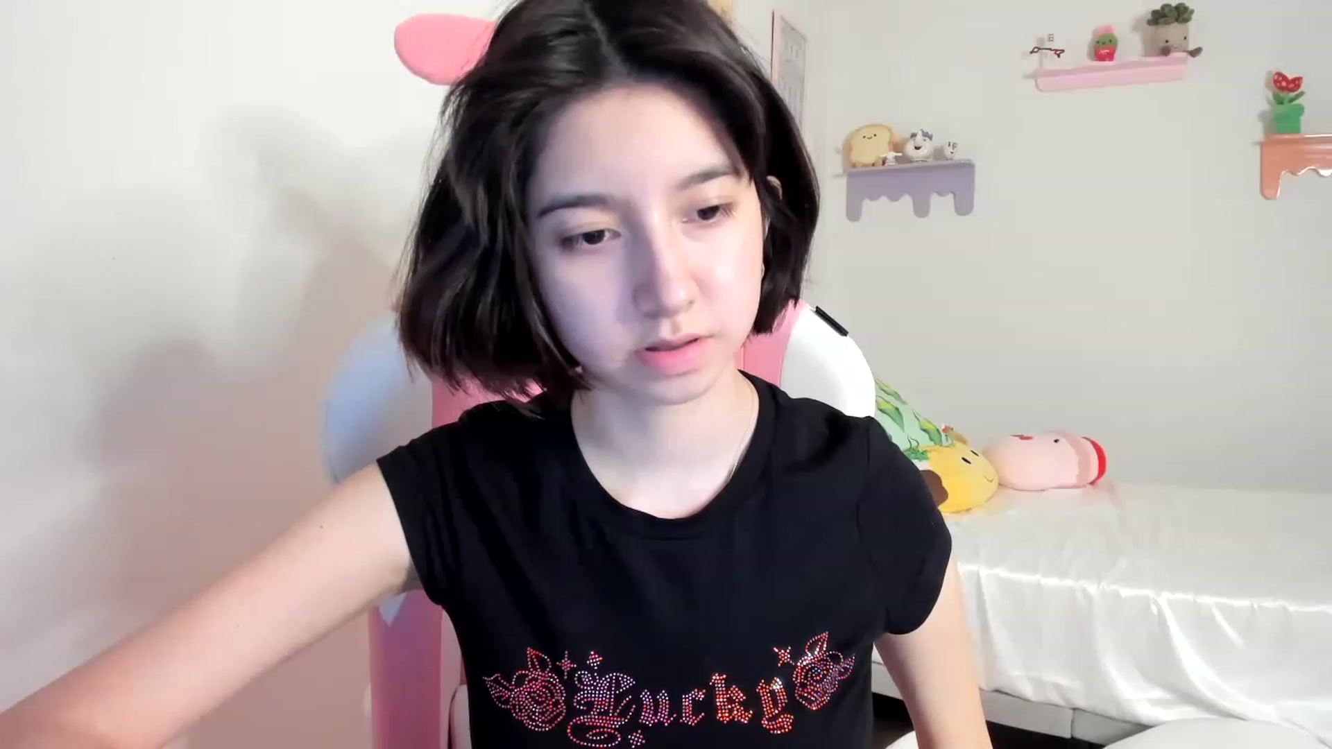 Gallery image thumbnail from Cherrycute666's myfreecams stream on, 07/12/2023, 04:56 image 15 of 20