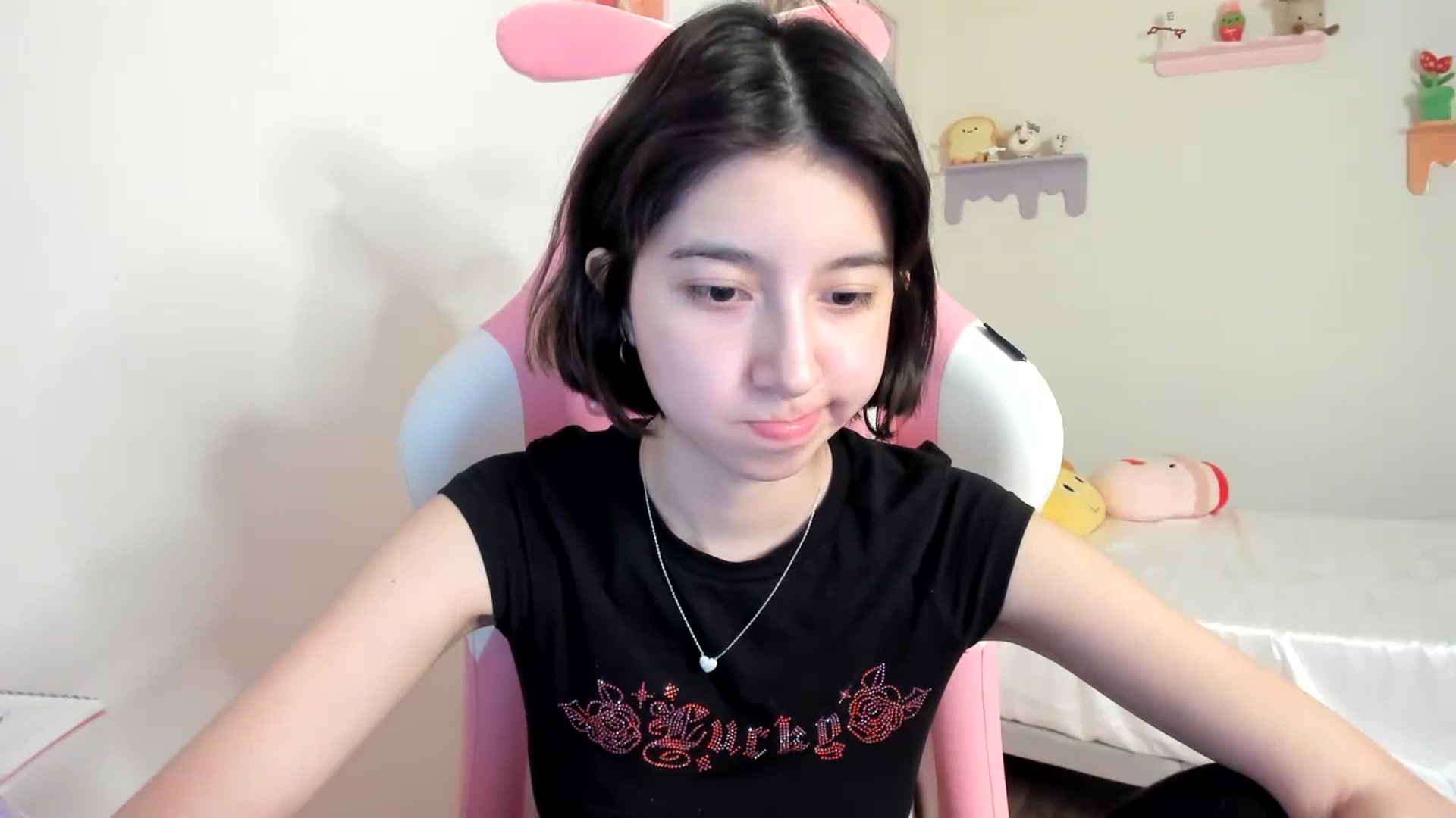 Gallery image thumbnail from Cherrycute666's myfreecams stream on, 07/12/2023, 07:49 image 14 of 20