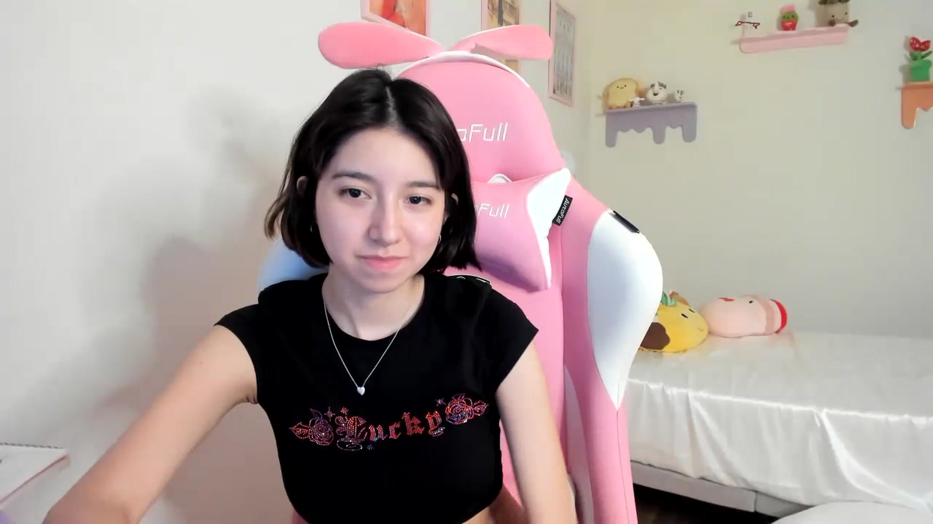 Gallery image thumbnail from Cherrycute666's myfreecams stream on, 07/12/2023, 07:49 image 15 of 20