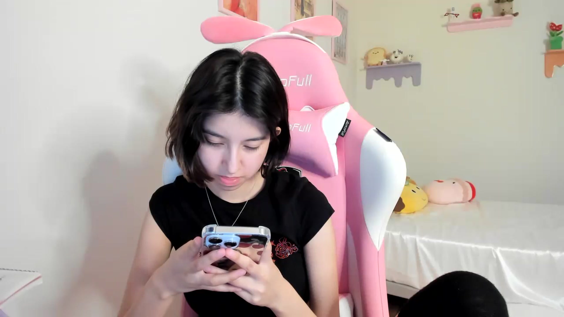 Gallery image thumbnail from Cherrycute666's myfreecams stream on, 07/12/2023, 07:49 image 13 of 20