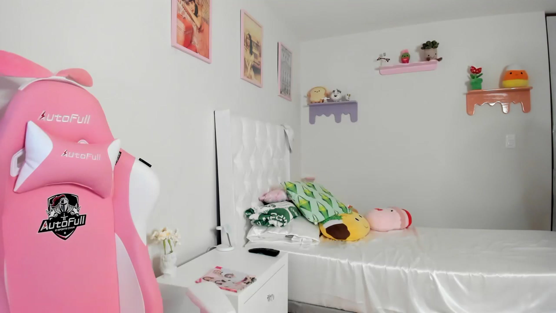 Gallery image thumbnail from Cherrycute666's myfreecams stream on, 07/12/2023, 07:49 image 7 of 20