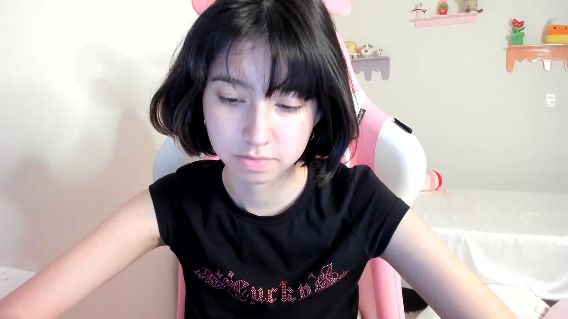 Gallery image thumbnail from Cherrycute666's myfreecams stream on, 07/12/2023, 08:44 image 18 of 20