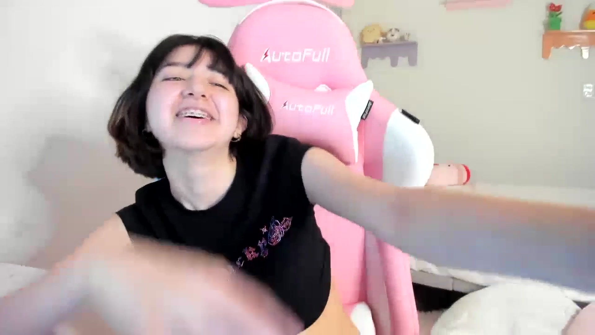 Gallery image thumbnail from Cherrycute666's myfreecams stream on, 07/12/2023, 08:44 image 19 of 20