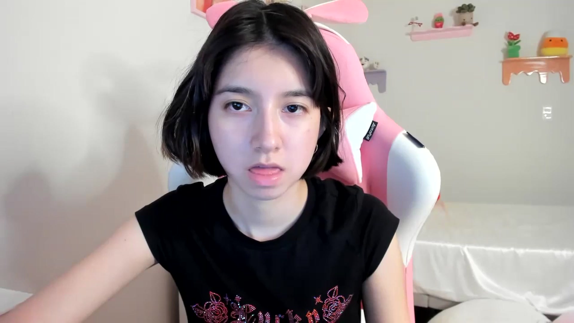 Gallery image thumbnail from Cherrycute666's myfreecams stream on, 07/12/2023, 08:44 image 9 of 20